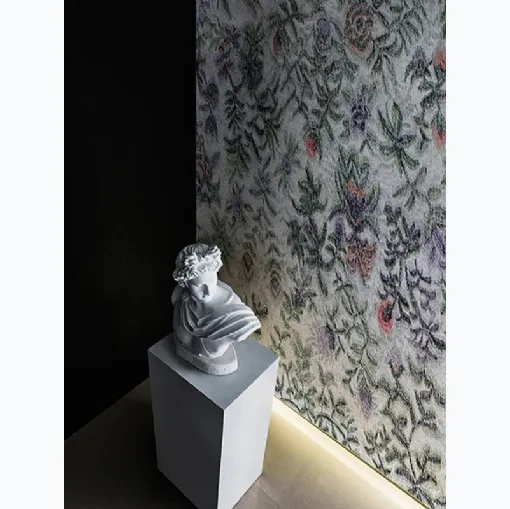 Carta da parati vinilica A Tratti con disegno floreale di Wall&Decò