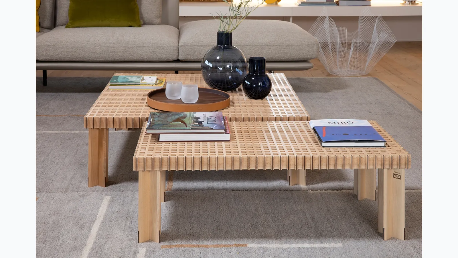 Tavolino Kyoto in legno massello di faggio di Poltrona Frau
