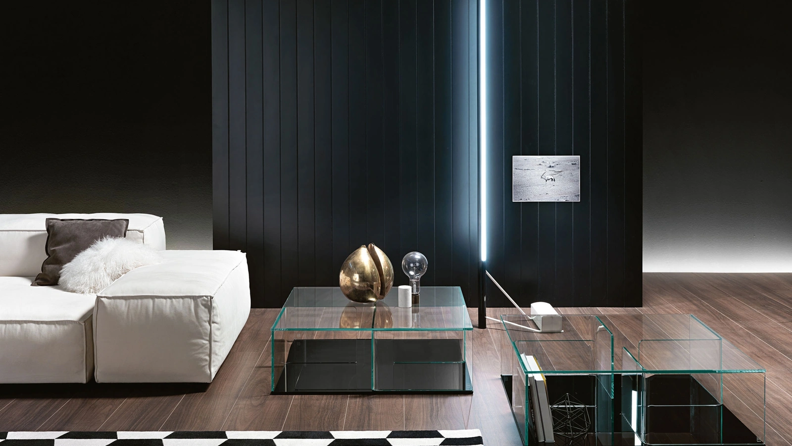 Tavolino Quadra composto da quattro elementi in vetro curvato di Fiam