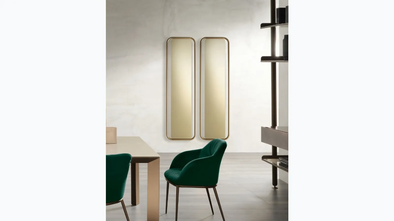Specchio Iris con cornice in metallo di Riflessi