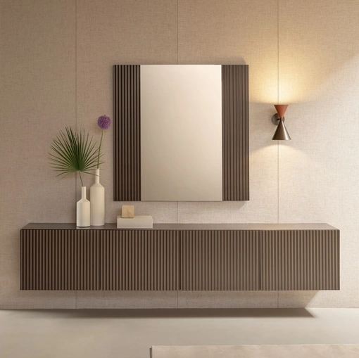 Specchio Onda con cornice in legno cannettato di Riflessi