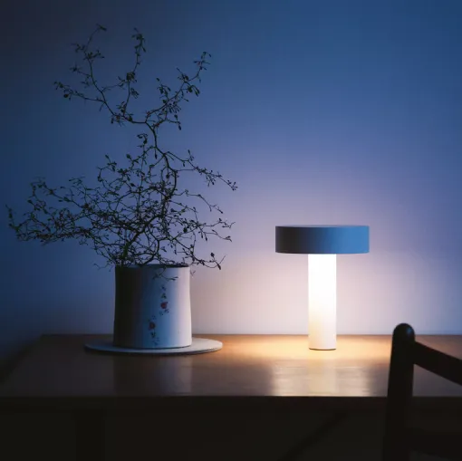 Lampada da tavolo in metacrilato e metallo PoPup di Davide Groppi