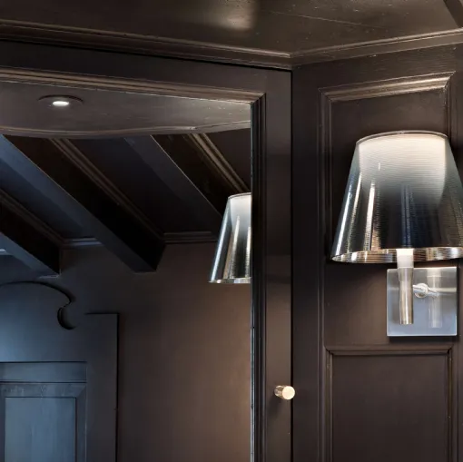 Lampada da parete in polimetilmetacrilato metallizzato grigio KTribe Wall di Flos