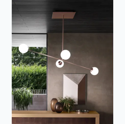 Lampada a sospensione Meridian S4 in metallo con 4 globi in vetro bianco satinato di Riflessi