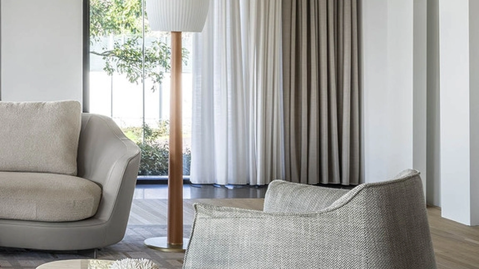 Lampada da tavolo Nymph di Poltrona Frau