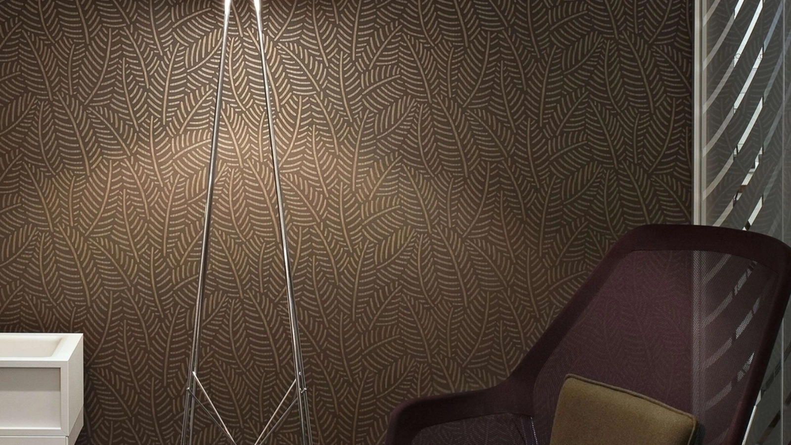 Lampada da terra a luce diffusa in acciaio e alluminio Ray Floor di Flos