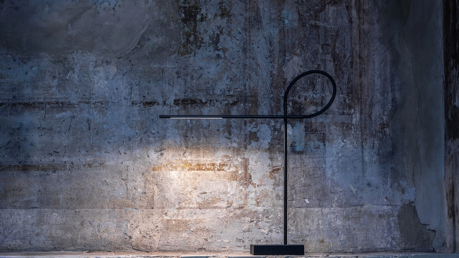 Lampada da tavolo Ribbon di Davide Groppi