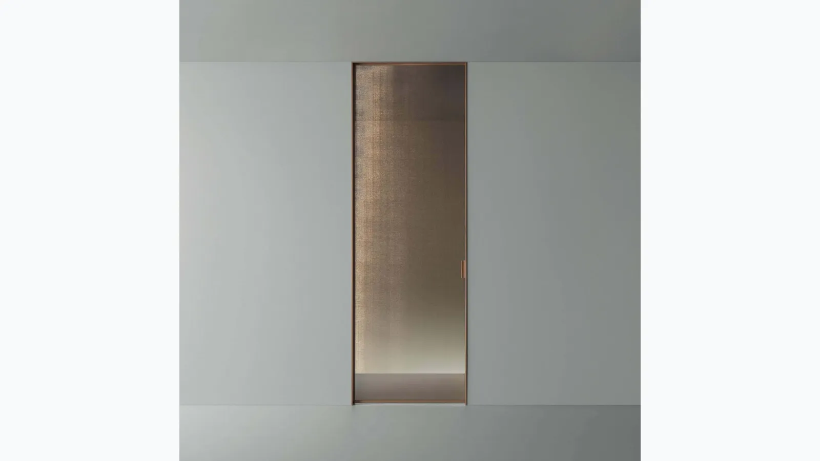 Porta per interni Vela in Vetro rete Bronzo con struttura in metallo finitura Rame di Rimadesio