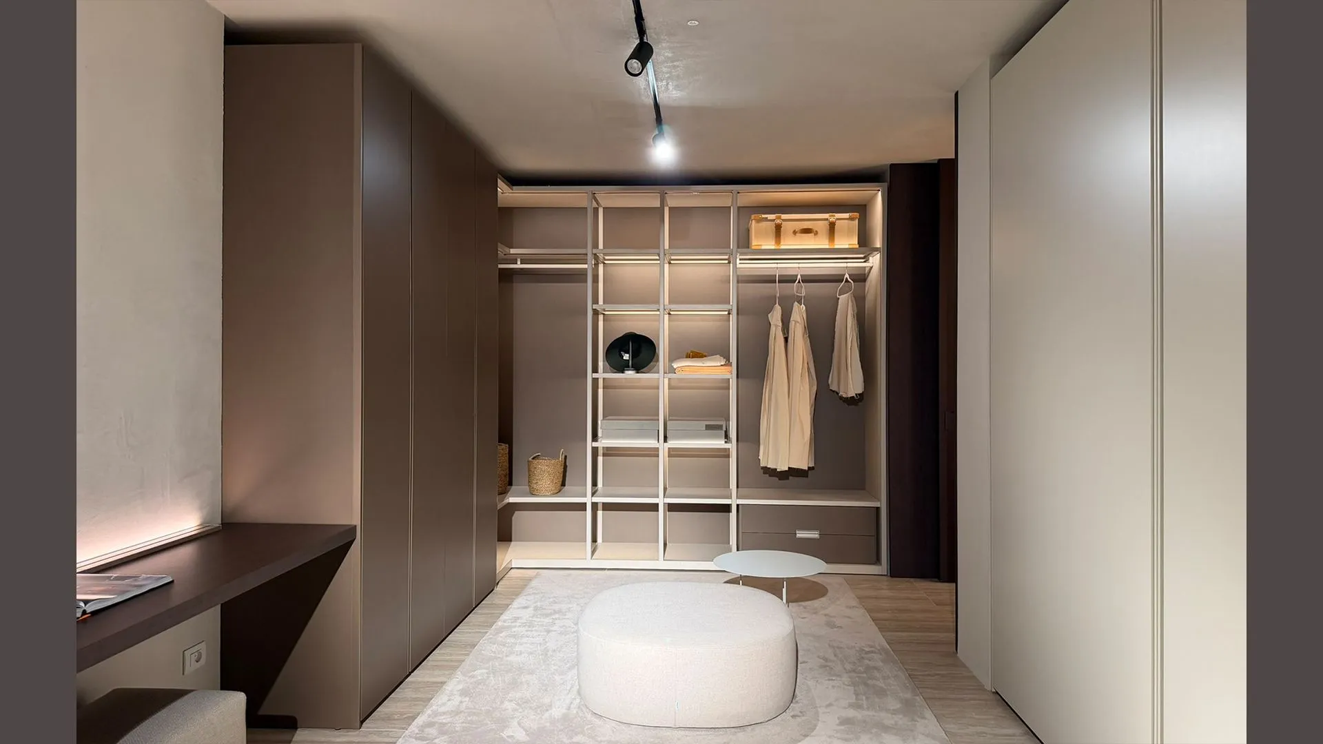 armadio angolare cabina di Molteni & C