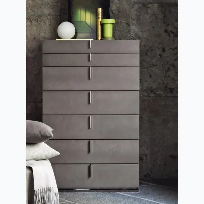 Cassettiera rivestita in pelle Ari di Flou