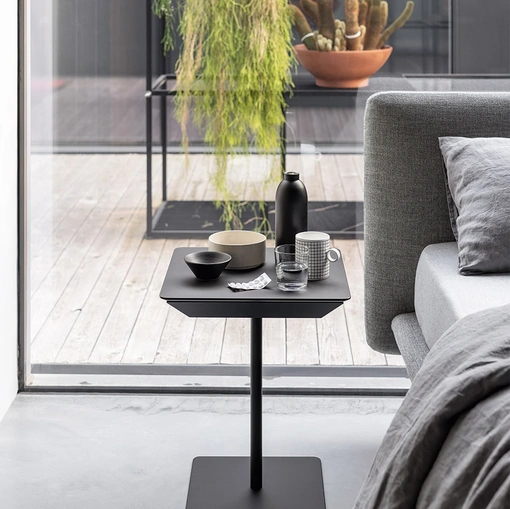 Comodino Tag in laminato di Kristalia