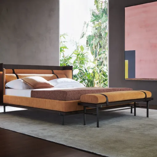 Letto in tessuto imbottito con testiera Twelve AM di Molteni & C