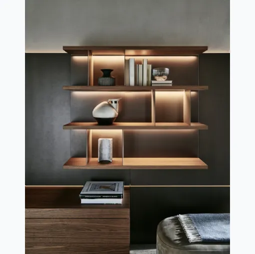 Libreria sospesa in legno con separatori in cuoio Grid 02 di Molteni & C