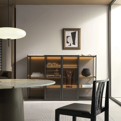 Libreria Logos Set 04 in legno con ante in vetro di Molteni & C