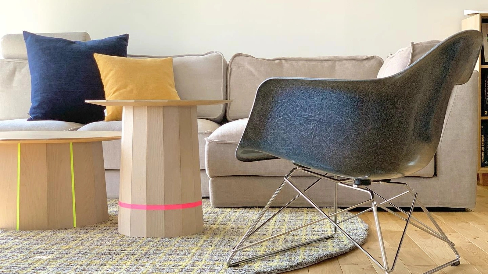 Poltroncina in plastica Eames Fiberglass di Vitra
