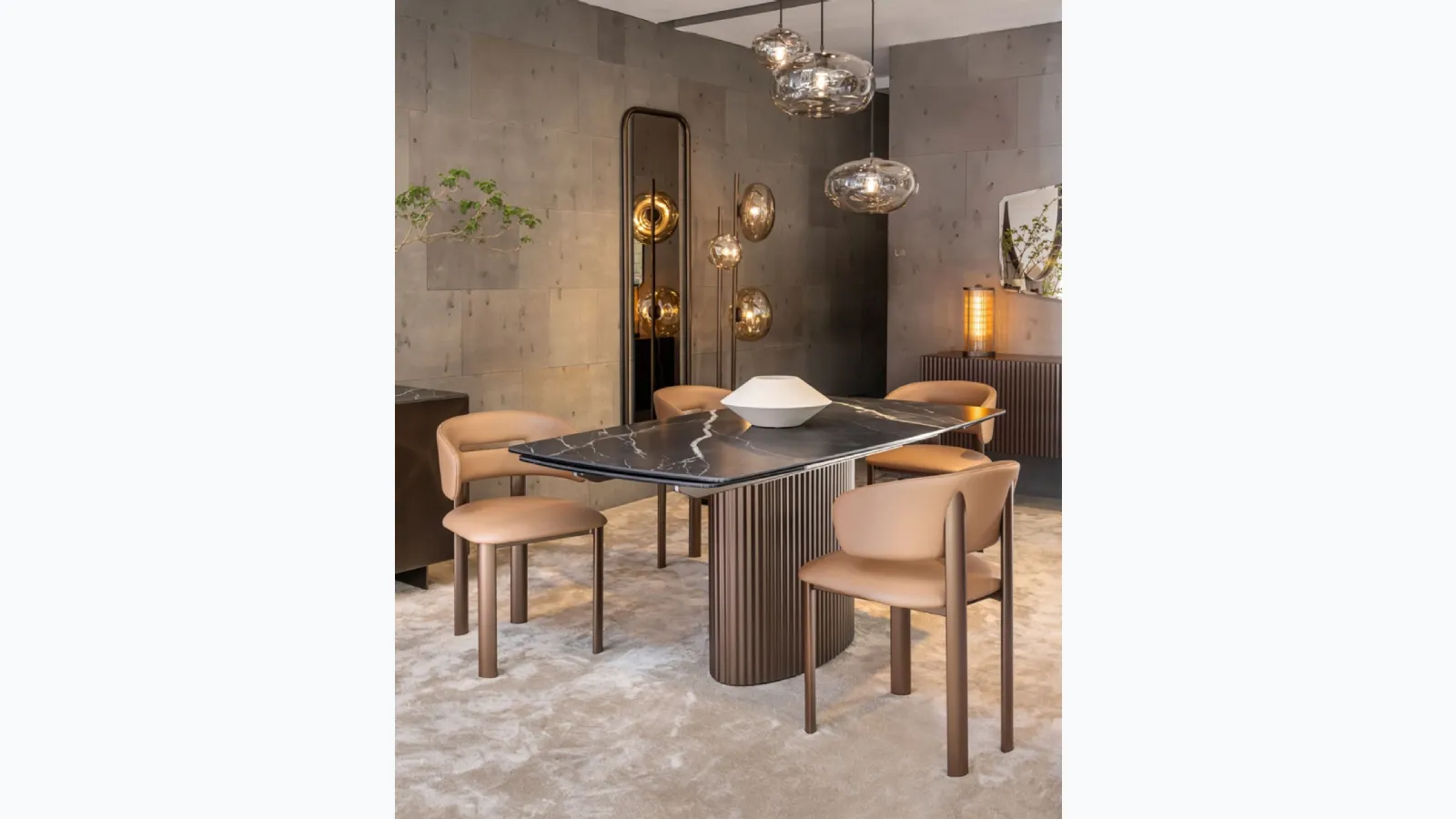 Sedia di design in pelle Velvet di Riflessi