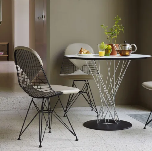 Tavolo rotondo Dining Table in metallo di Vitra
