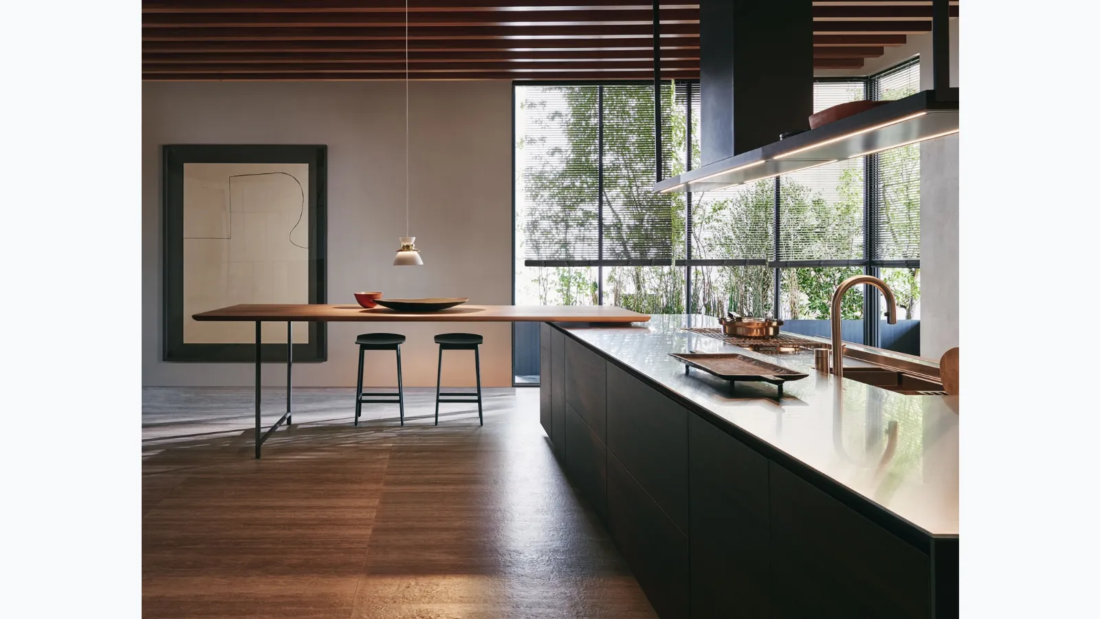 Cucina Design con penisola HiLine Frame Door in Eucalipto con top in acciaio inox di Dada