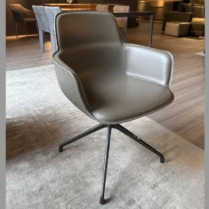 poltroncina barbican di Molteni