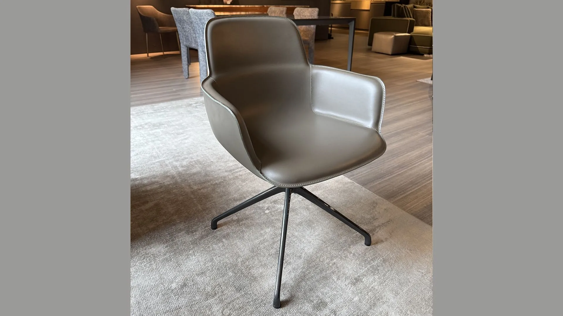 poltroncina barbican di Molteni