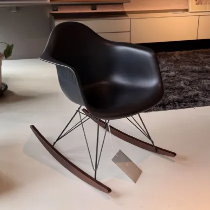 sedia poltroncina dondolo di Vitra