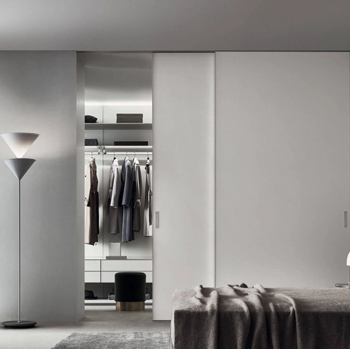 Porta per interni Graphis Light in vetro laccato bianco latte di Rimadesio