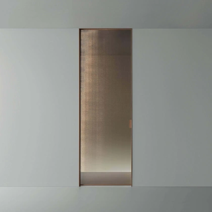 Porta per interni scorrevole Vela in vetro rete bronzo di Rimadesio
