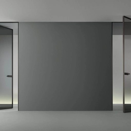 Porta per interni Zen in vetro grigio trasparente con telaio in alluminio di Rimadesio
