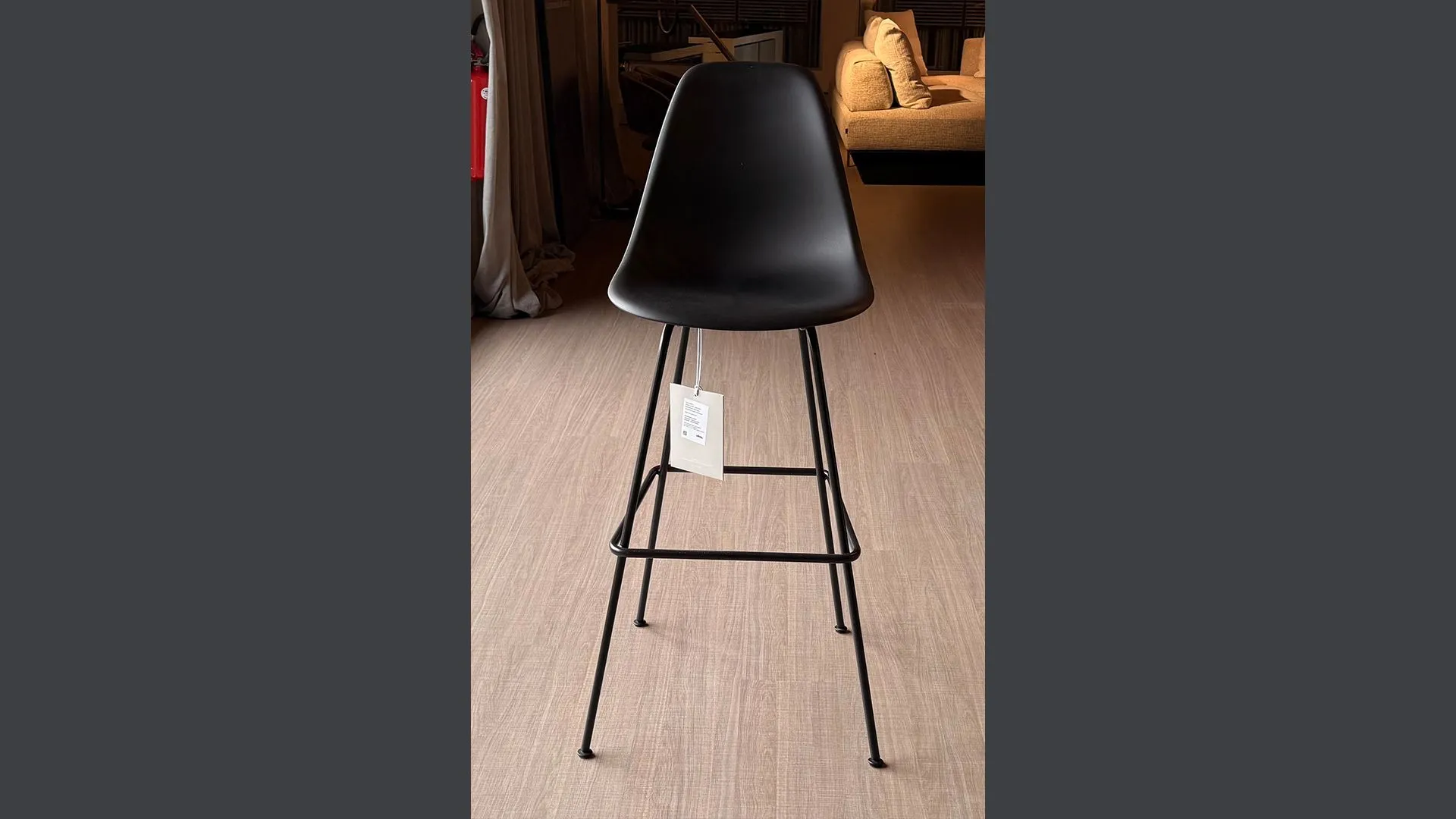 sgabello mod. eames di vitra