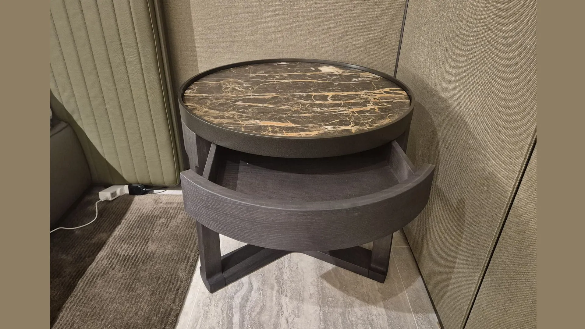tavolino mod Fonte di Molteni