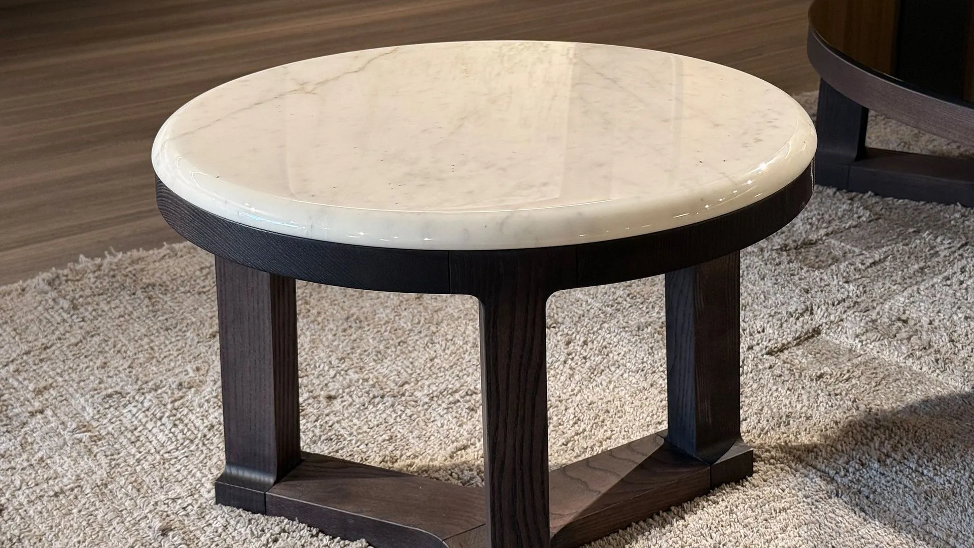 Tavolino mod. Fonte piano in marmo di Molteni & c