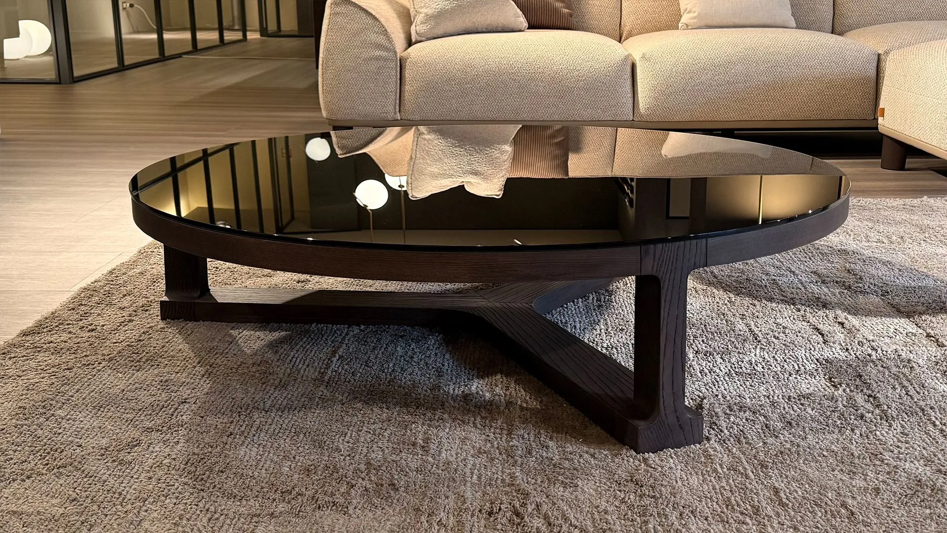 Tavolino mod. Fonte in vetro di Molteni & C.