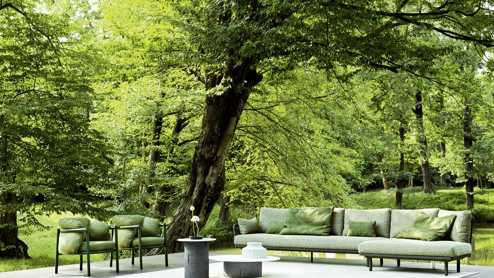 Salotto da esterno Allegra in alluminio e tessuto di Varaschin