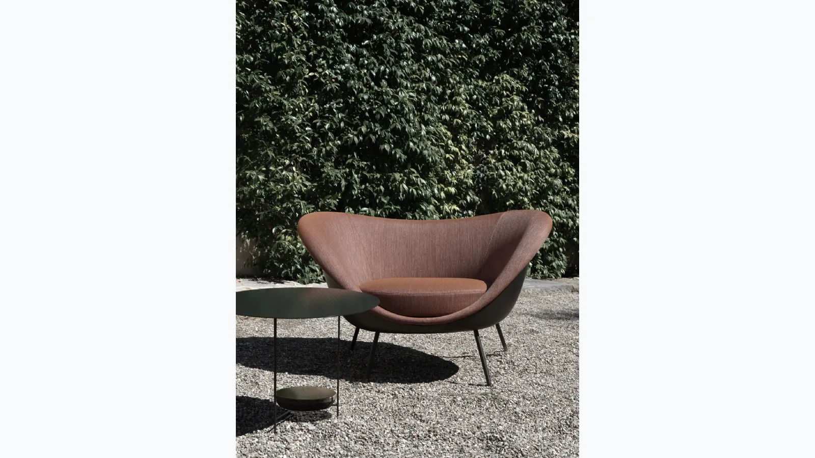 Poltroncina di design in tessuto con scocca rigida D 154 2 di Molteni & C