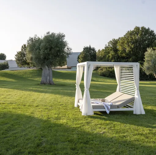 Gazebo in metallo con cuscini imbottiti Bivacco di Varaschin