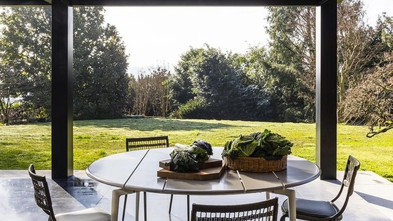 Tavolo rotondo Solaria di Poltrona Frau