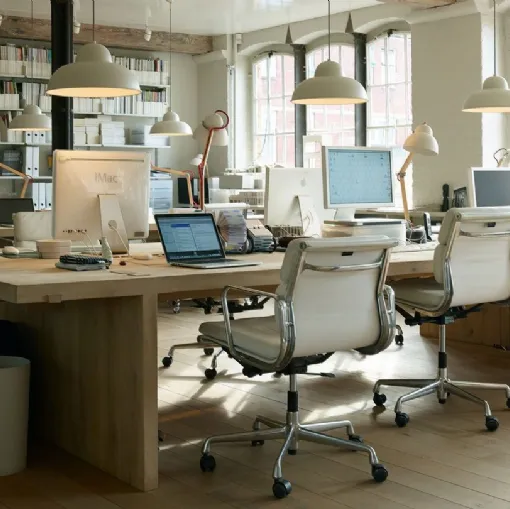 Scrivania operativa in legno Eames Table di Vitra
